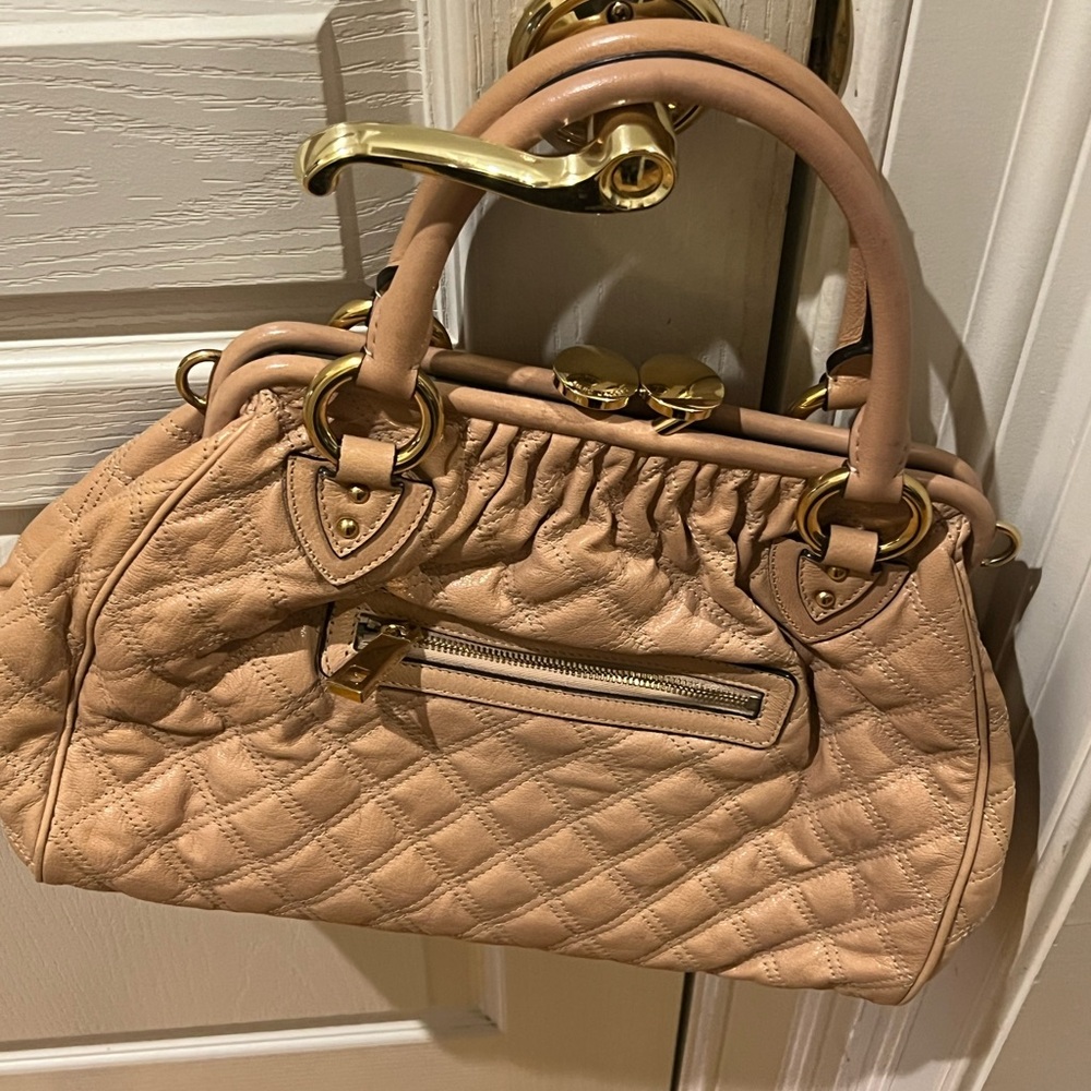 Marc Jacobs quilted leather “ Stam” bag with brass accents - Picture 3 of 12
